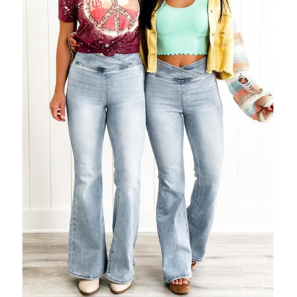 32 inseam 25 waist high rise with drop wrap front. Super flattering